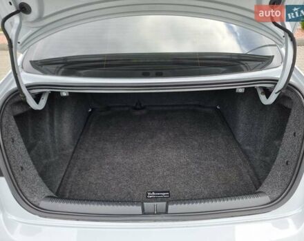 Белый Фольксваген Джетта, объемом двигателя 1.4 л и пробегом 164 тыс. км за 9999 $, фото 81 на Automoto.ua