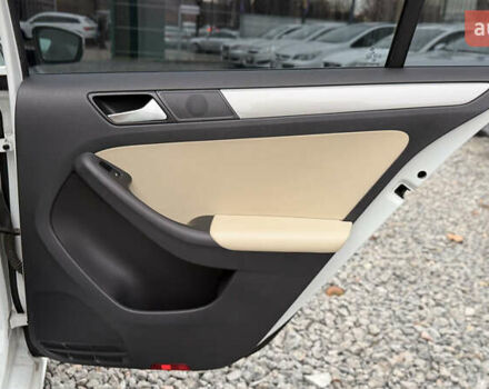 Белый Фольксваген Джетта, объемом двигателя 1.4 л и пробегом 149 тыс. км за 11500 $, фото 25 на Automoto.ua