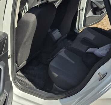 Белый Фольксваген Джетта, объемом двигателя 1.4 л и пробегом 94 тыс. км за 14000 $, фото 11 на Automoto.ua