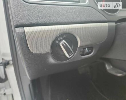 Белый Фольксваген Джетта, объемом двигателя 1.4 л и пробегом 105 тыс. км за 3000 $, фото 27 на Automoto.ua