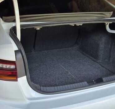 Белый Фольксваген Джетта, объемом двигателя 1.4 л и пробегом 94 тыс. км за 14000 $, фото 20 на Automoto.ua