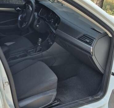 Белый Фольксваген Джетта, объемом двигателя 1.4 л и пробегом 94 тыс. км за 14000 $, фото 2 на Automoto.ua