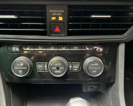 Білий Фольксваген Джетта, об'ємом двигуна 1.4 л та пробігом 180 тис. км за 13300 $, фото 19 на Automoto.ua