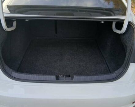 Белый Фольксваген Джетта, объемом двигателя 1.4 л и пробегом 73 тыс. км за 15900 $, фото 15 на Automoto.ua