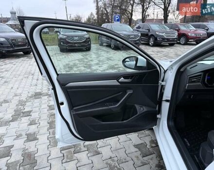 Білий Фольксваген Джетта, об'ємом двигуна 1.5 л та пробігом 110 тис. км за 19999 $, фото 18 на Automoto.ua