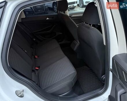 Білий Фольксваген Джетта, об'ємом двигуна 1.5 л та пробігом 110 тис. км за 19999 $, фото 27 на Automoto.ua