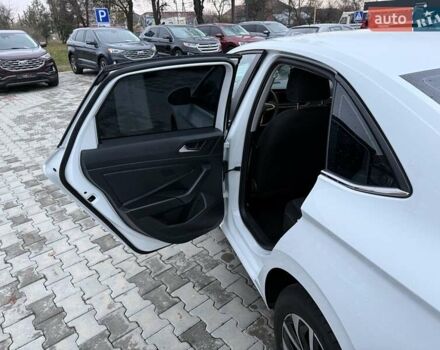Білий Фольксваген Джетта, об'ємом двигуна 1.5 л та пробігом 110 тис. км за 19999 $, фото 20 на Automoto.ua
