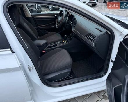 Білий Фольксваген Джетта, об'ємом двигуна 1.5 л та пробігом 110 тис. км за 19999 $, фото 30 на Automoto.ua