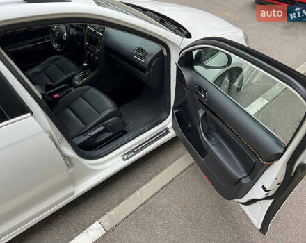 Білий Фольксваген Джетта, об'ємом двигуна 2 л та пробігом 243 тис. км за 7500 $, фото 6 на Automoto.ua