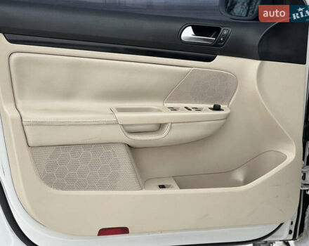 Білий Фольксваген Джетта, об'ємом двигуна 1.98 л та пробігом 257 тис. км за 7700 $, фото 25 на Automoto.ua