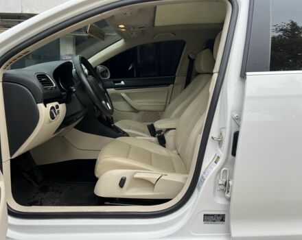 Фольксваген Джетта 2012 в Киеве на Automoto.ua Белый Фольксваген Джетта, объемом двигателя 2 л и пробегом 278 тыс. км за 8500 $, фото 10 на Automoto.ua