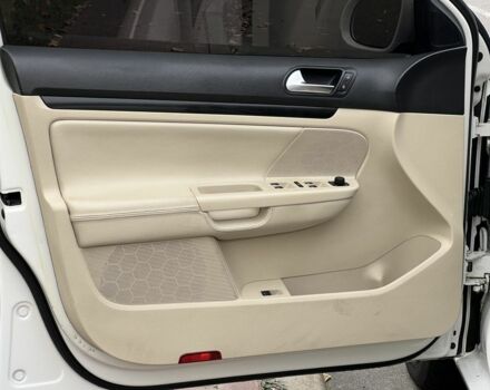 Фольксваген Джетта 2012 в Киеве на Automoto.ua Белый Фольксваген Джетта, объемом двигателя 2 л и пробегом 278 тыс. км за 8500 $, фото 8 на Automoto.ua