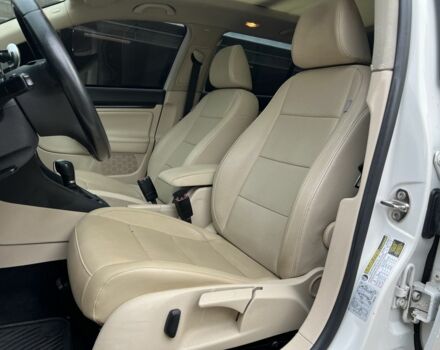 Фольксваген Джетта 2012 в Киеве на Automoto.ua Белый Фольксваген Джетта, объемом двигателя 2 л и пробегом 278 тыс. км за 8500 $, фото 9 на Automoto.ua