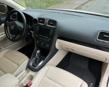 Фольксваген Джетта 2012 в Киеве на Automoto.ua Белый Фольксваген Джетта, объемом двигателя 2 л и пробегом 278 тыс. км за 8500 $, фото 20 на Automoto.ua