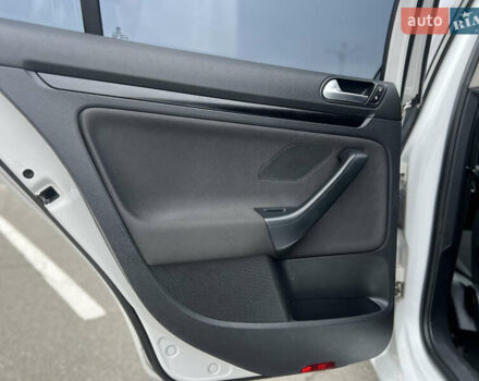 Белый Фольксваген Джетта, объемом двигателя 2.5 л и пробегом 258 тыс. км за 6500 $, фото 41 на Automoto.ua