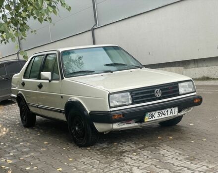 Белый Фольксваген Джетта, объемом двигателя 1.6 л и пробегом 200 тыс. км за 999 $, фото 1 на Automoto.ua