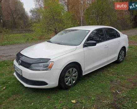 Фольксваген Джетта 2012 в Ромнах на Automoto.ua Белый Фольксваген Джетта, объемом двигателя 1.98 л и пробегом 262 тыс. км за 7500 $, фото 1 на Automoto.ua