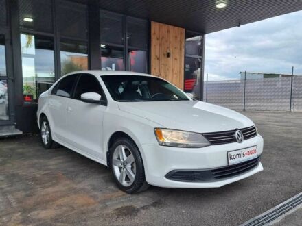 Фольксваген Джетта 2012 в Виннице на Automoto.ua Белый Фольксваген Джетта, объемом двигателя 1.97 л и пробегом 180 тыс. км за 10399 $, фото 1 на Automoto.ua