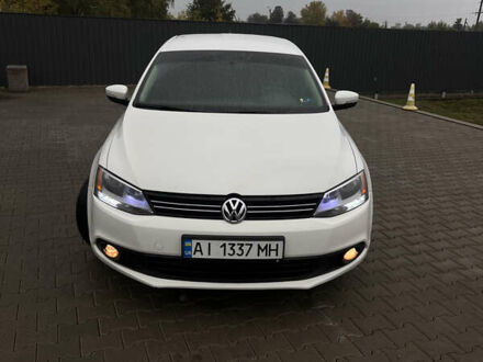 Фольксваген Джетта 2012 у Кагарлыке на Automoto.ua Білий Фольксваген Джетта, об'ємом двигуна 2.5 л та пробігом 320 тис. км за 7900 $, фото 1 на Automoto.ua