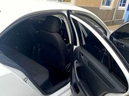 Білий Фольксваген Джетта, об'ємом двигуна 2 л та пробігом 320 тис. км за 7100 $, фото 1 на Automoto.ua