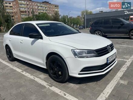 Фольксваген Джетта 2015 в Кривом Роге на Automoto.ua Белый Фольксваген Джетта, объемом двигателя 1.4 л и пробегом 128 тыс. км за 9900 $, фото 1 на Automoto.ua