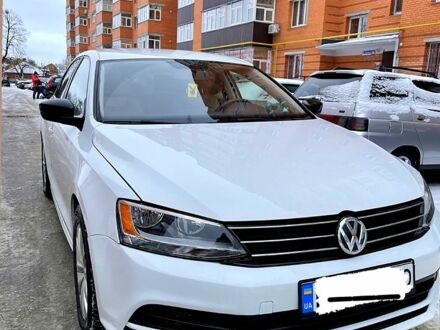 Фольксваген Джетта 2015 в Сумах на Automoto.ua Белый Фольксваген Джетта, объемом двигателя 14 л и пробегом 95 тыс. км за 10600 $, фото 1 на Automoto.ua