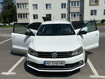 Белый Фольксваген Джетта, объемом двигателя 1.8 л и пробегом 128 тыс. км за 10999 $, фото 1 на Automoto.ua