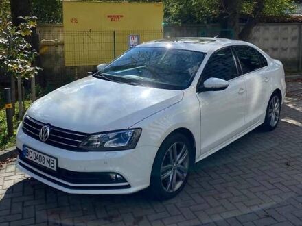 Фольксваген Джетта 2015 в Львове на Automoto.ua Белый Фольксваген Джетта, объемом двигателя 2 л и пробегом 177 тыс. км за 12800 $, фото 1 на Automoto.ua
