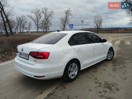 Фольксваген Джетта 2016 в Ромнах на Automoto.ua Белый Фольксваген Джетта, объемом двигателя 1.4 л и пробегом 133 тыс. км за 9499 $, фото 1 на Automoto.ua
