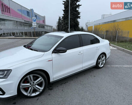 Білий Фольксваген Джетта, об'ємом двигуна 2 л та пробігом 127 тис. км за 14300 $, фото 1 на Automoto.ua