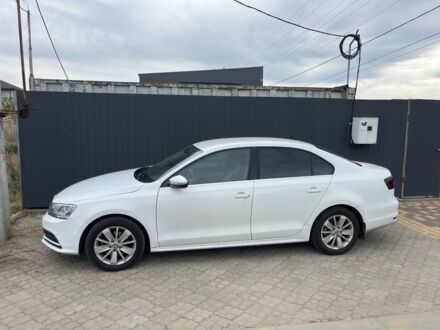 Белый Фольксваген Джетта, объемом двигателя 1.6 л и пробегом 30 тыс. км за 11111 $, фото 1 на Automoto.ua
