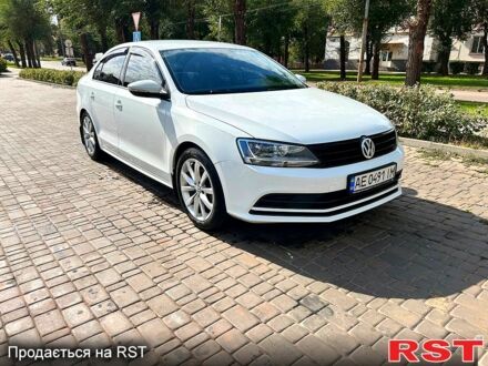 Фольксваген Джетта 2016 в Кривом Роге на Automoto.ua Белый Фольксваген Джетта, объемом двигателя 1.6 л и пробегом 76 тыс. км за 13900 $, фото 1 на Automoto.ua