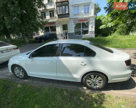 Білий Фольксваген Джетта, об'ємом двигуна 1.6 л та пробігом 94 тис. км за 12000 $, фото 1 на Automoto.ua