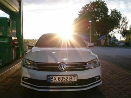 Фольксваген Джетта 2016 в Хмельницком на Automoto.ua Белый Фольксваген Джетта, объемом двигателя 1.6 л и пробегом 116 тыс. км за 13999 $, фото 1 на Automoto.ua