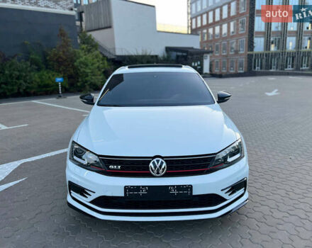 Белый Фольксваген Джетта, объемом двигателя 1.98 л и пробегом 82 тыс. км за 13500 $, фото 1 на Automoto.ua