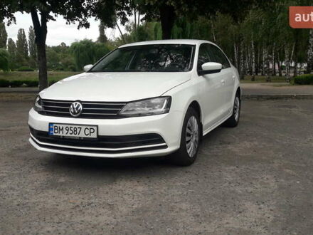 Фольксваген Джетта 2017 в Сумах на Automoto.ua Белый Фольксваген Джетта, объемом двигателя 1.39 л и пробегом 85 тыс. км за 10550 $, фото 1 на Automoto.ua