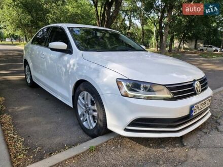 Фольксваген Джетта 2017 в Одессе на Automoto.ua Белый Фольксваген Джетта, объемом двигателя 1.4 л и пробегом 105 тыс. км за 10499 $, фото 1 на Automoto.ua
