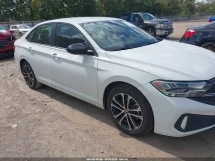 Белый Фольксваген Джетта, объемом двигателя 1.5 л и пробегом 113 тыс. км за 5500 $, фото 1 на Automoto.ua