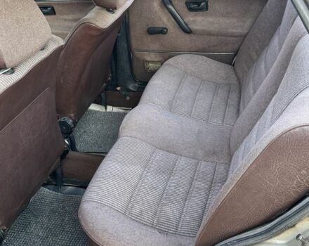 Бежевий Фольксваген Джетта, об'ємом двигуна 1.6 л та пробігом 378 тис. км за 1200 $, фото 6 на Automoto.ua