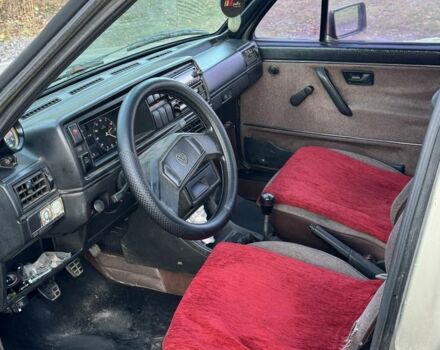 Бежевий Фольксваген Джетта, об'ємом двигуна 1.6 л та пробігом 378 тис. км за 1200 $, фото 5 на Automoto.ua