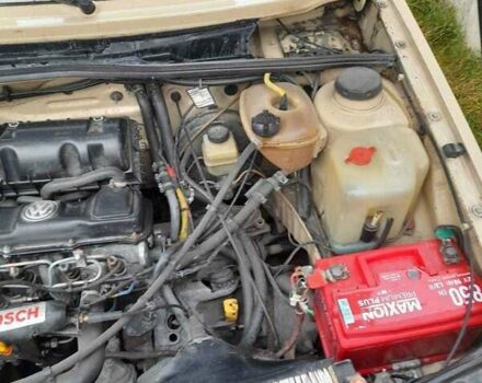 Бежевый Фольксваген Джетта, объемом двигателя 1.6 л и пробегом 500 тыс. км за 3000 $, фото 1 на Automoto.ua