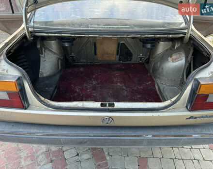 Бежевий Фольксваген Джетта, об'ємом двигуна 1.6 л та пробігом 370 тис. км за 1400 $, фото 12 на Automoto.ua