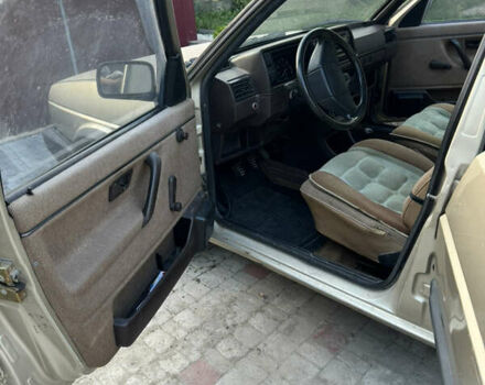 Бежевий Фольксваген Джетта, об'ємом двигуна 1.6 л та пробігом 370 тис. км за 1400 $, фото 15 на Automoto.ua