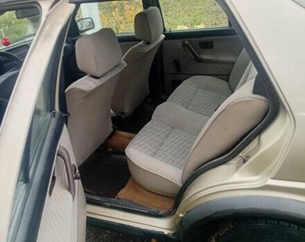 Бежевый Фольксваген Джетта, объемом двигателя 1.8 л и пробегом 250 тыс. км за 1250 $, фото 3 на Automoto.ua