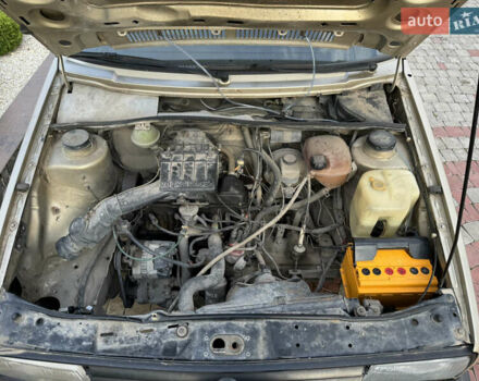 Бежевий Фольксваген Джетта, об'ємом двигуна 1.6 л та пробігом 370 тис. км за 1400 $, фото 21 на Automoto.ua