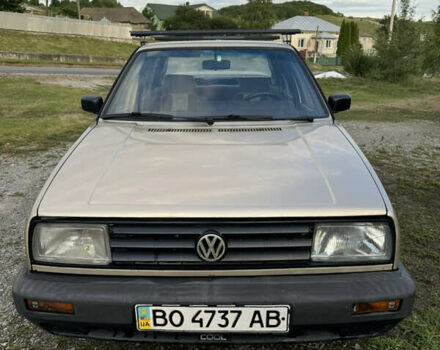 Бежевий Фольксваген Джетта, об'ємом двигуна 1.6 л та пробігом 370 тис. км за 1400 $, фото 1 на Automoto.ua