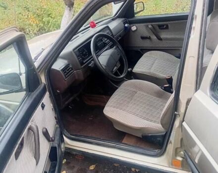 Бежевый Фольксваген Джетта, объемом двигателя 1.8 л и пробегом 250 тыс. км за 1250 $, фото 2 на Automoto.ua