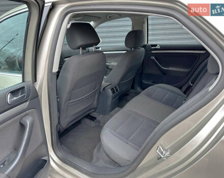 Бежевый Фольксваген Джетта, объемом двигателя 1.6 л и пробегом 190 тыс. км за 6700 $, фото 6 на Automoto.ua