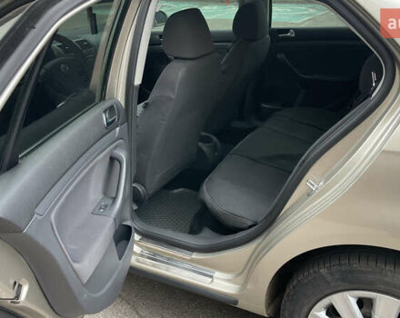 Бежевый Фольксваген Джетта, объемом двигателя 1.6 л и пробегом 189 тыс. км за 5900 $, фото 28 на Automoto.ua