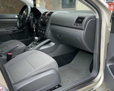 Бежевый Фольксваген Джетта, объемом двигателя 1.6 л и пробегом 189 тыс. км за 5900 $, фото 30 на Automoto.ua